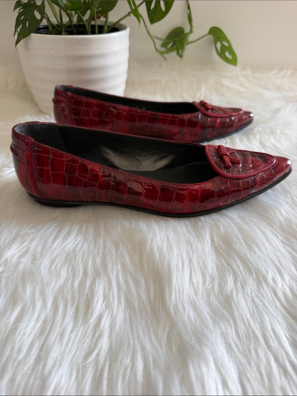 Stuart Weitzman Red Croc-Embossed Pointed Toe Flats with Knot Accent - Picture 13 of 14